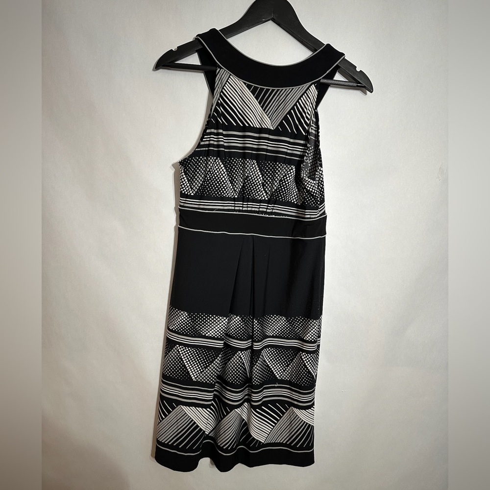 BCBGMaxAzria Black And White Geometric Print Sleeveless Dress Size Small - Picture 4 of 8